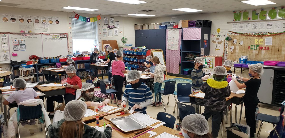 3rdGrSquad's tweet photo. Text Feature Surgeons hard at work! #textfeatures #textfeaturesurgery #clarkestrong @ccps @CESGoPanthers @MTinsman_edu https://t.co/jrkCtJu9wu