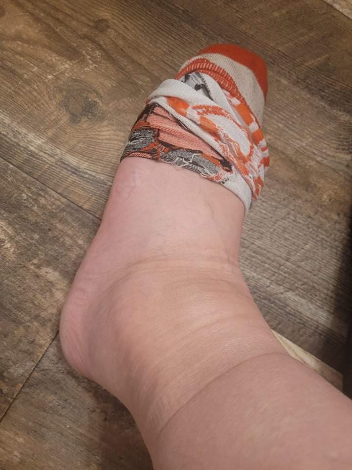 FredPye5's tweet photo. Sorry guys I'm going through alot with trying to get help.. my doc knew whole time I was Vax injured and did nothing. It was all swept under the rug and what he told me is pure corruption and will be released in my documentary https://t.co/hYA5qiPaAO