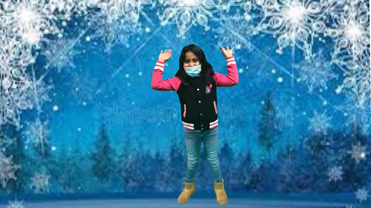 sjthinklab's tweet photo. So in planning ahead, I broke out the green screen and had the kiddos pose for their snow globe winter writing picture. Trying new things. @pqroadrunner @OsideUSD @KelliMocny https://t.co/fcBUxESKfV