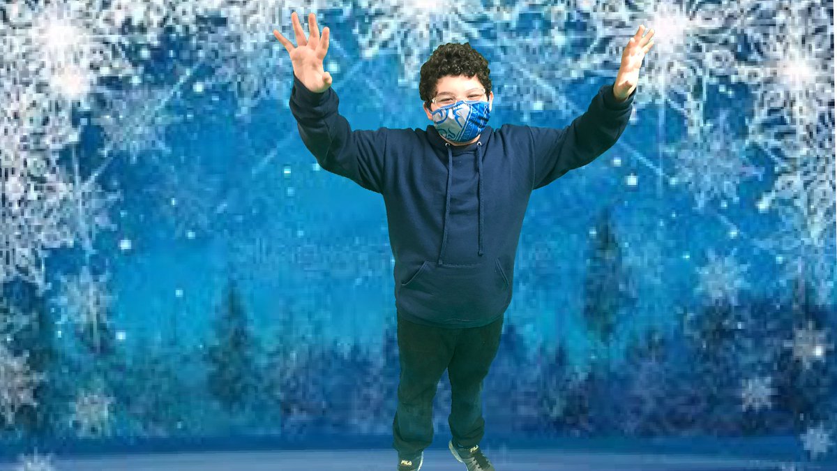sjthinklab's tweet photo. So in planning ahead, I broke out the green screen and had the kiddos pose for their snow globe winter writing picture. Trying new things. @pqroadrunner @OsideUSD @KelliMocny https://t.co/fcBUxESKfV
