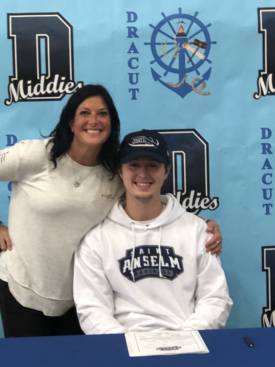 DRACUTBASEBALL's tweet photo. Congrats Jake ! Time to work even harder ! ST A’s getting a good one!  #nlisigning @dracutmiddies @STAHawksBSB https://t.co/L9UNB65ilh
