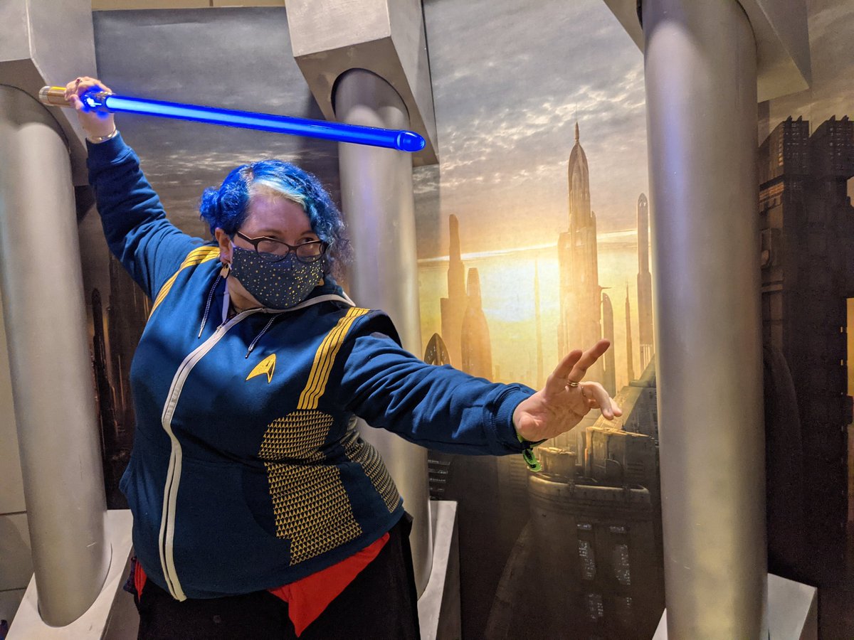thatnomoonprism's tweet photo. BOTH. #startrek #starwars #letpeoplelikethings #ECCC2021 https://t.co/yYd9Vg7J3U