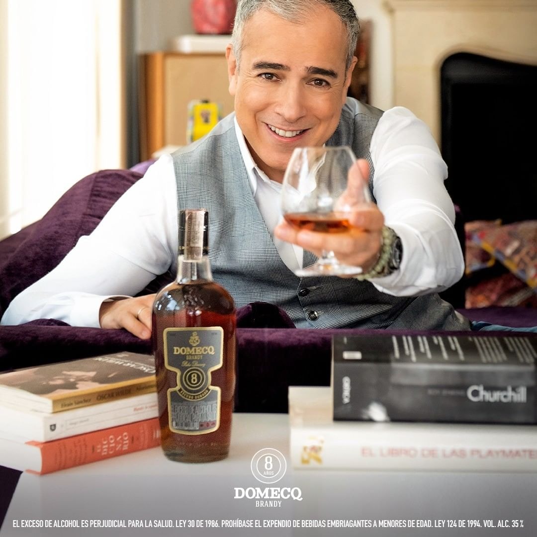JEAdictax100pre's tweet photo. #Repost @BrandyDomecq
• • • • • •
¿Y si empezamos el viernes así?🥃🤩 @jeabello
Pide tu botella de Brandy Domecq 8 años en el link de la bio
.
.
.
#BrandyDomecq #BrandyDomecq8Años #JEAbello #Diciembre #Licores #Viernes #FinDeSemana #UnaCopa #Festividades https://t.co/hKQOMUlCdM
