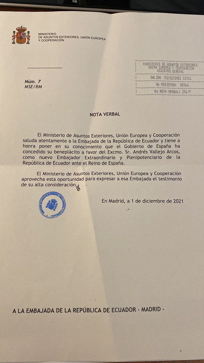 ExpatriadoUS's tweet photo. Ud Sr. @LassoGuillermo se está convirtiendo en un CATRASCO (CAGADA TRAS CAGADA ) Cómo podemos la gente d derecha defenderlo con decisiones tan erradas?Algún día se tomo la molestia d averiguar lo #Dogmatico q es #AndresVallejo ?Siga el camino d #Piñera va muy bien! #Ecuador https://t.co/hFgWOvlgnQ