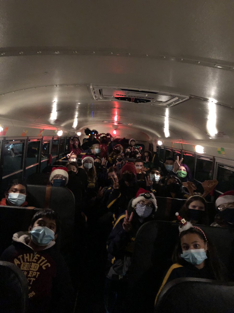 FTSD_MarchingFl's tweet photo. The marching flashes had a great evening spreading holiday cheer and escorting Santa to the tree lighting! https://t.co/BSQ0407If8