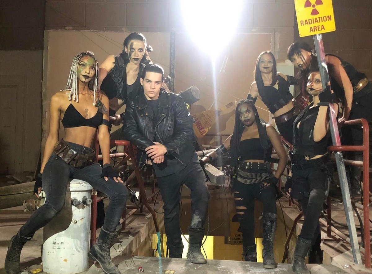Greatest bandit team I could ask for. #banditgirls #ThisGamesCalledMurder @realhanaliu @MisBelBarrett <a href="/TheOliviaBlue/">Olivia Blue</a> <a href="/erinruthwalker/">Erin Ruth Walker</a> <a href="/NikkoAusten/">Nikko Austen Smith🌿✊🏾</a> Nicole Sousa
