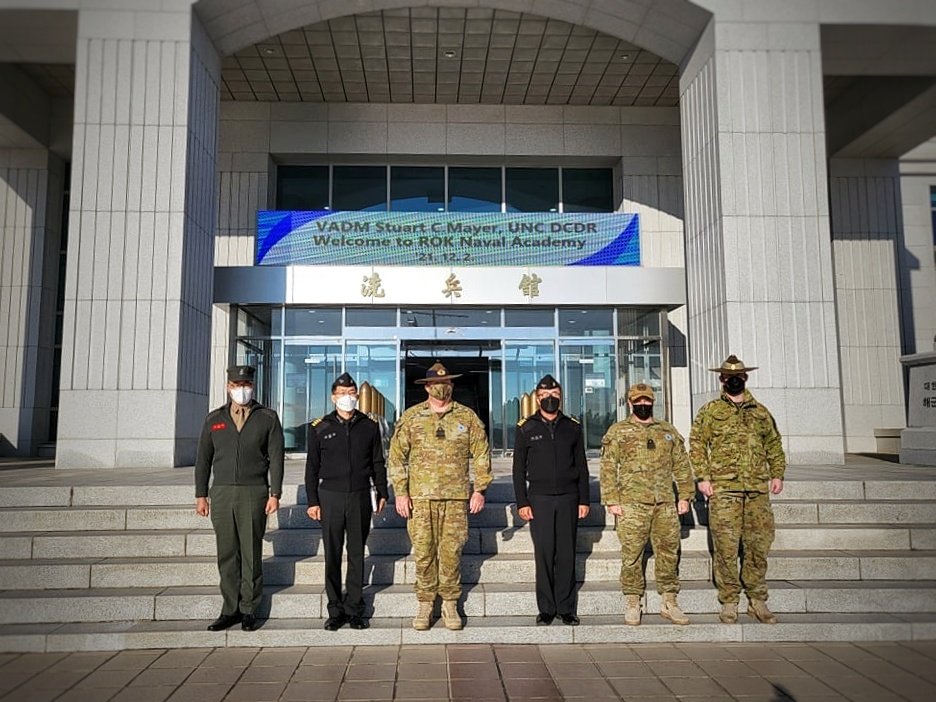 UN_Command's tweet photo. This week, the #UNC🇺🇳 Deputy Commander delivered a special lecture at the ROK🇰🇷 Naval Academy on leadership. There, he shared insights &amp; lessons learned from his career in the @Australian_Navy to support development of the next generation of military leaders on the Peninsula. https://t.co/gVX9eiEYBe