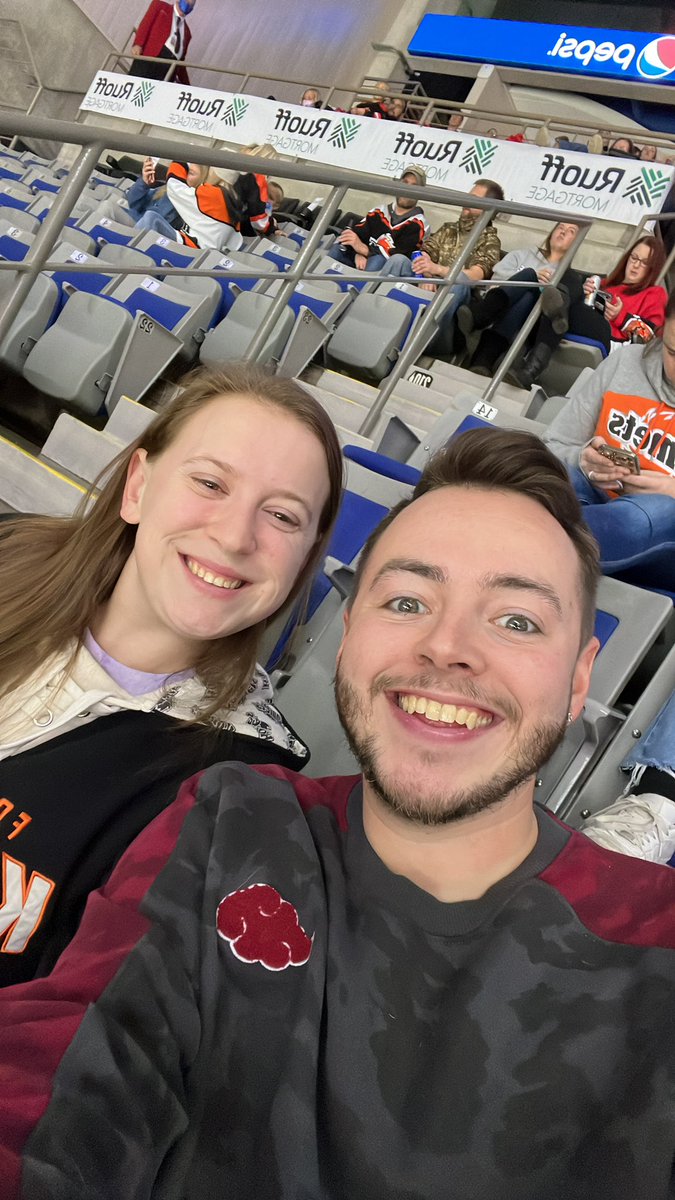 BTrxyer's tweet photo. First Komet’s game as a married couple! #LetsGoKomets https://t.co/0nX5yZiyv5