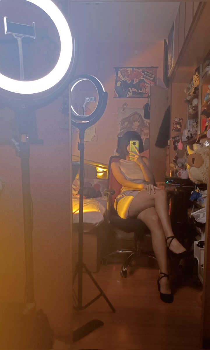 ε(*･ω･)_/ﾟ:･☆