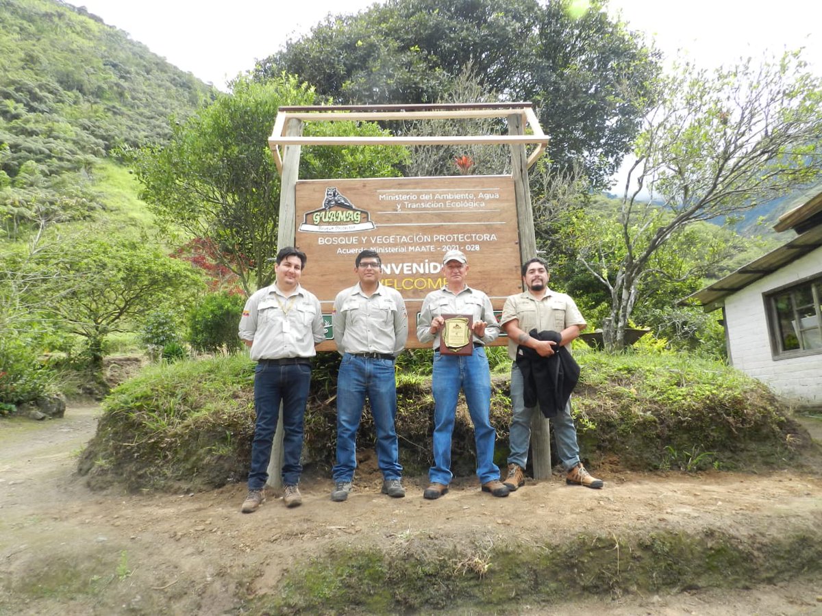EcuadorMAE's tweet photo. El evento también contó con la presencia de @glen_ortega_s, subsecretaria de Patrimonio Natural; Silvana Chulde, directora de Bosques y Christian Clavijo, administrador del Parque Nacional Sangay, quien recibió un reconocimiento especial por el apoyo brindado durante el proceso. https://t.co/dA3ZFHOlYA
