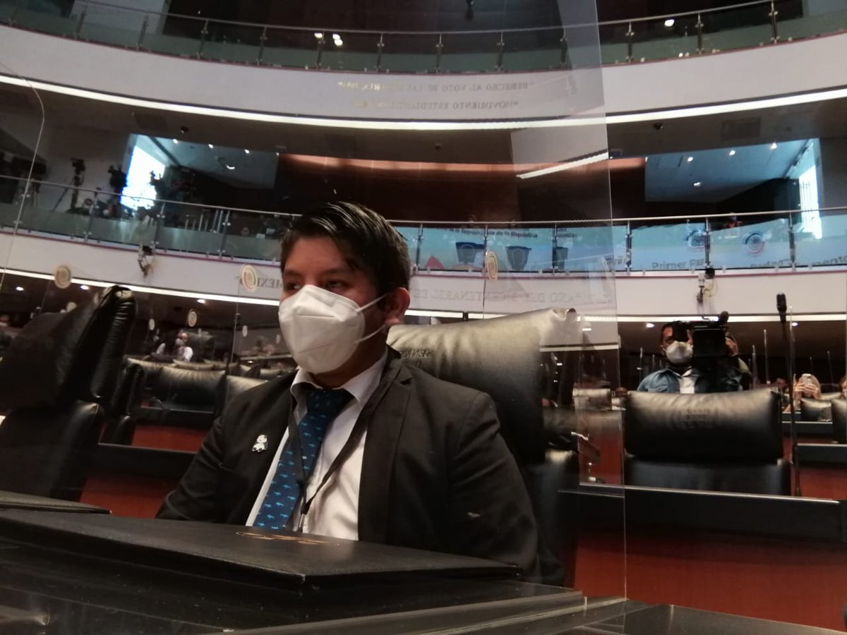 En el Día internacional de las personas con discapacidad, Alexis Niño, el miembro más joven de nuestro colectivo, participó en el primer parlamento para personas con discapacidad con una propuesta para el acceso a la educación bilingüe para niñas y niños sordos. <a href="/senadomexicano/">Senado de México</a>