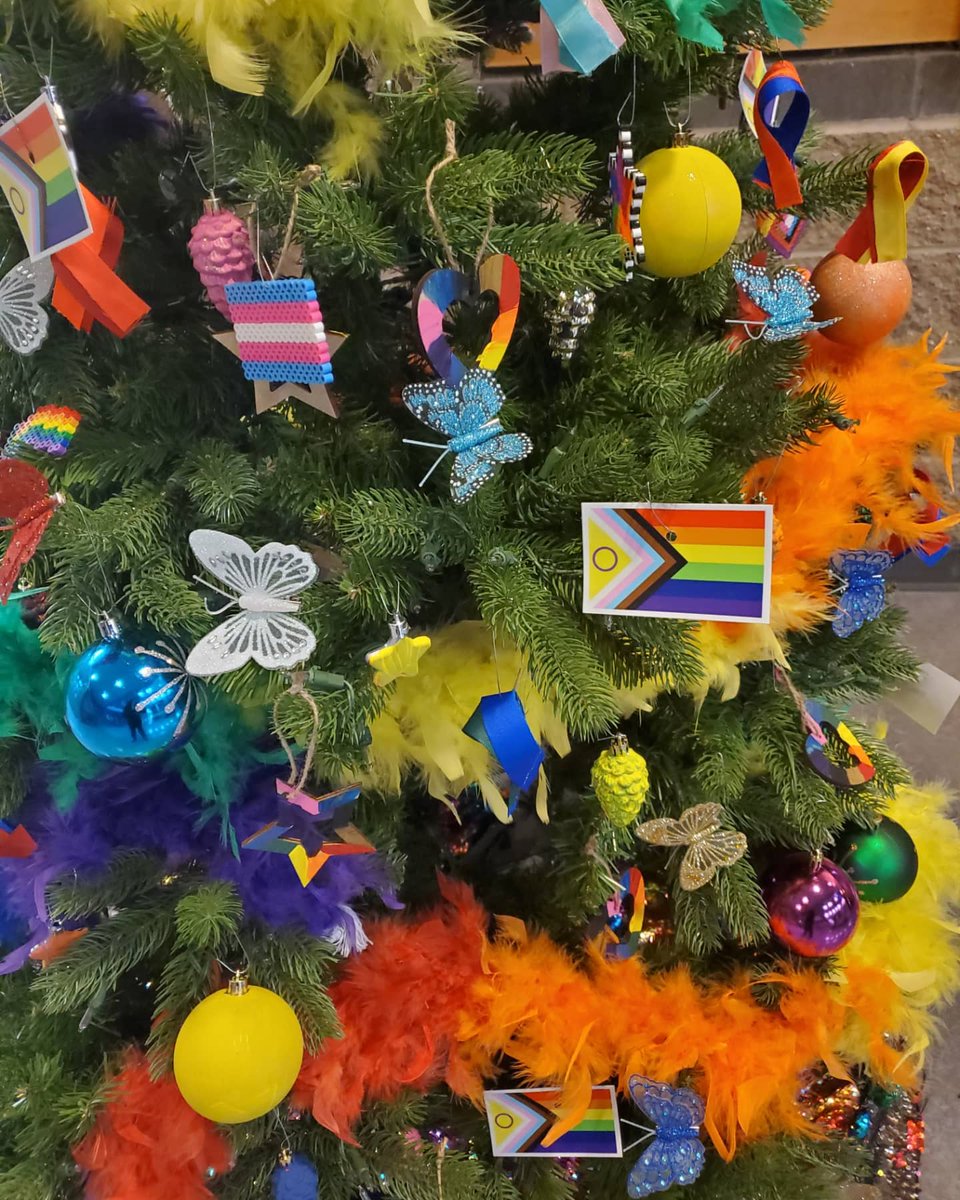 ohana_annie's tweet photo. The many we have lost were vanguard for us to fight proudly today.
And rainbow feather boas, #teachingwithpride always means Extra!
Much love no matter what you celebrate from #LAMFam.
#sd36learn @surreyteachers
@surrey_schools
#bced @bctf
@SurreyPride
@youth_4achange https://t.co/tbAzzTy7GC