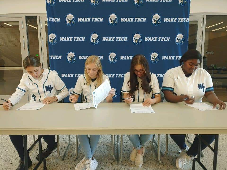 WakeTechSB's tweet photo. Wake Tech Softball just keeps getting better!!  Welcome to THE Family!!  Milena Stephenson , Cadence Richardson , Ayla Hammonds , and Nala McCollop! More to come 🙌!!  Great Support Tonight!! https://t.co/WENLz1CWvg