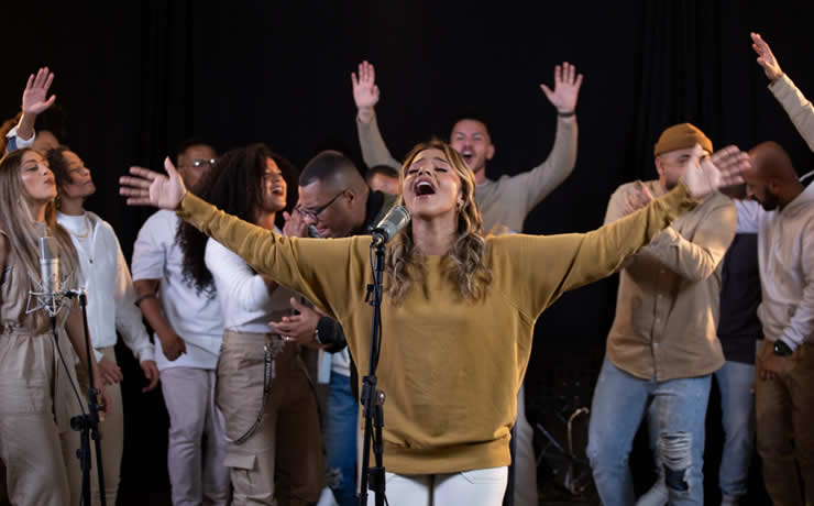 GospelPlanet's tweet image. Julia Vitória e ONE Service lançam o single “Levantem Seus Olhos” pelo projeto Kingdom Sound Collective #gospelplanet #juliavitória #oneservice #kingdomsoundcollective #levantemseusolhos

gospelplanet.com.br/julia-vitoria-…