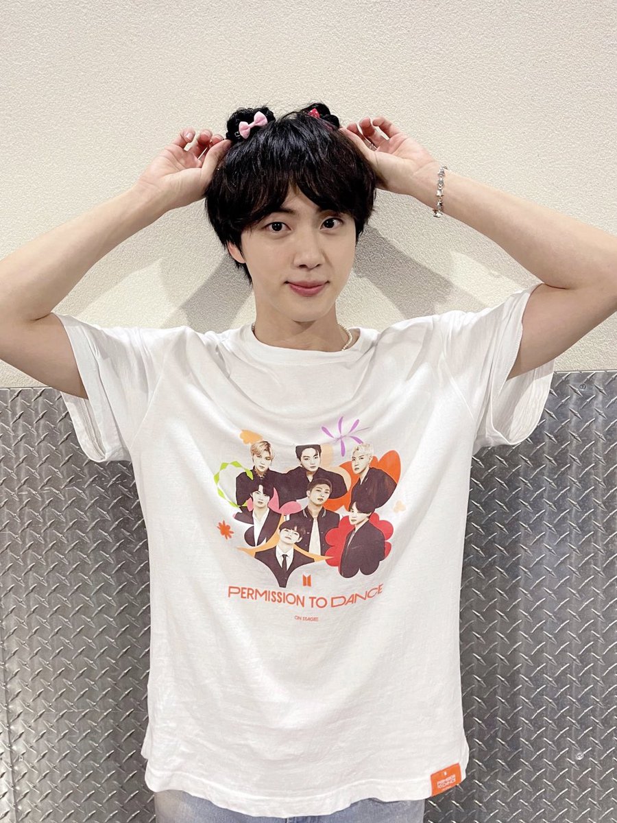 BTS_ykn's tweet photo. え？もう1年経ったの？？？？？？🤔💜
#HappyBirthdayJin https://t.co/L0LHqV2Nkd