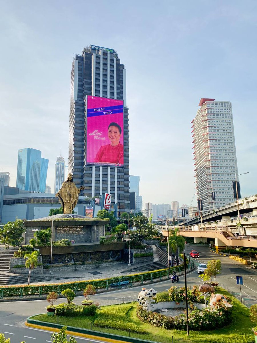 PPStansForLeni's tweet photo. Good morning #KakamPinks and #PangPangStansForLeni! 2/2 of our Metro Manila #LetLeniLED ads are out na out na 🥰 Bright pink #HusayAtTibay for all of EDSA to see because we believe na #DapatSiLeni ang magwagi sa 2022! 💗🎀 https://t.co/feQOoxHPQO