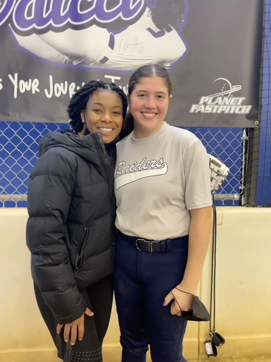 SarahBrody25's tweet photo. I had the best time and learned so much this weekend with @raiderssbma working with @2seas_ at @planetfastpitch. Thank you so much for this wonderful opportunity! https://t.co/MKMVxRbA3d