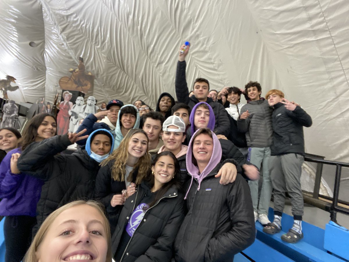 NewRoHockey's tweet photo. #FanSection https://t.co/SLsWZJSaVG