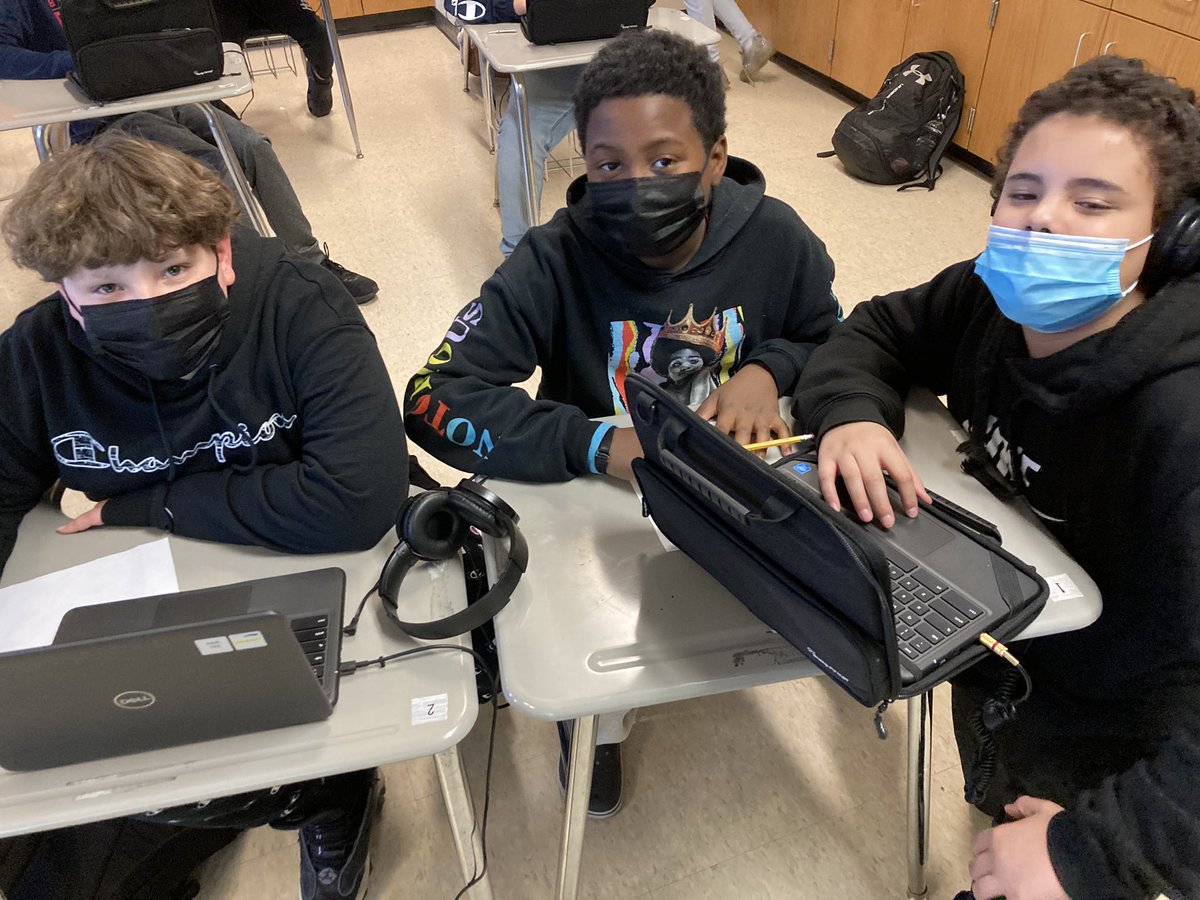 snowmusicclass's tweet photo. 7th grade songwriting collaboration! 🤩🎶 https://t.co/aQVqp5APAC