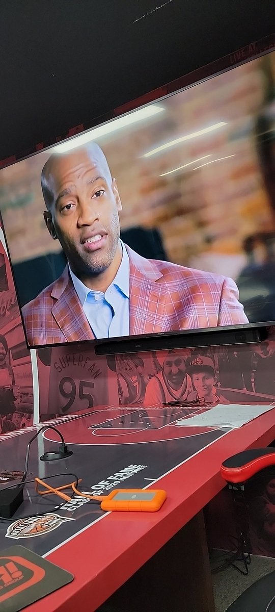 superfan_nav's tweet photo. #superfandoc featuring @mrvincecarter15
@CBC @cbcgem https://t.co/LqUNMQieoq