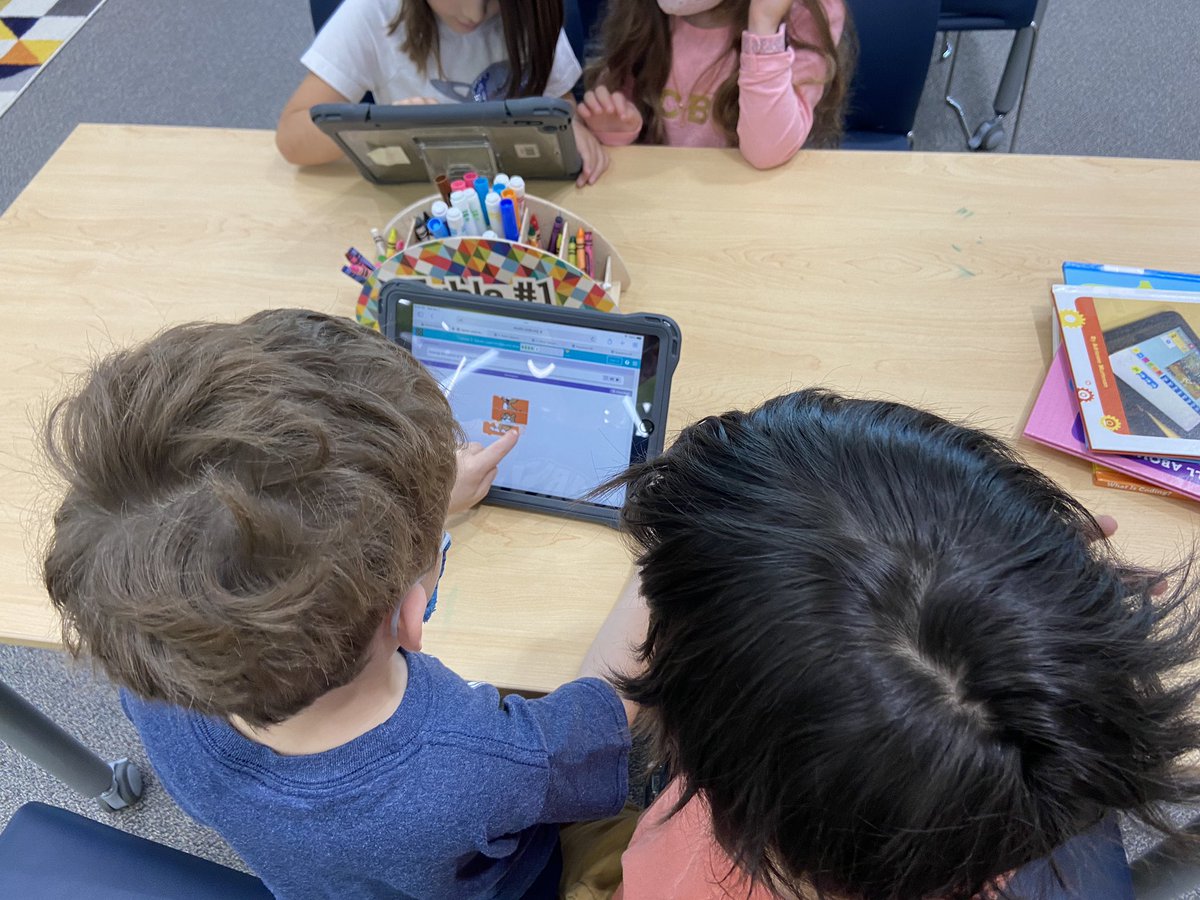 TarvinLibrary's tweet image. Students @TarvinES have been having a blast starting their #HourOfCode adventure in the library! I can’t wait to see how far they get in their coding skills this year! #LISDcodes #leanderisdlib #NTtrailblazers