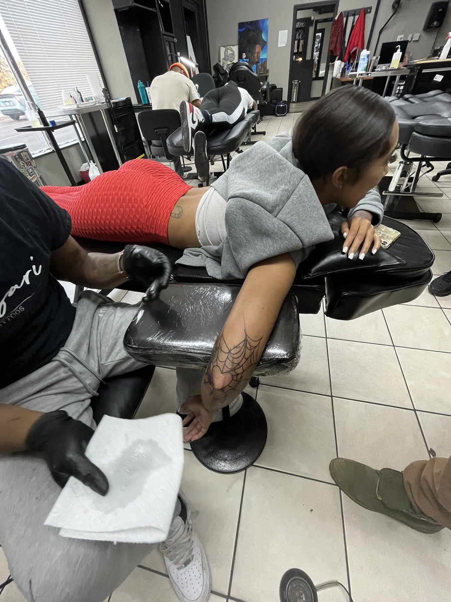 SavvyDaBoss's tweet photo. Going Up ⬆️🕸💉🕷👀❤️ @iits_wade https://t.co/I1kcqxGZny