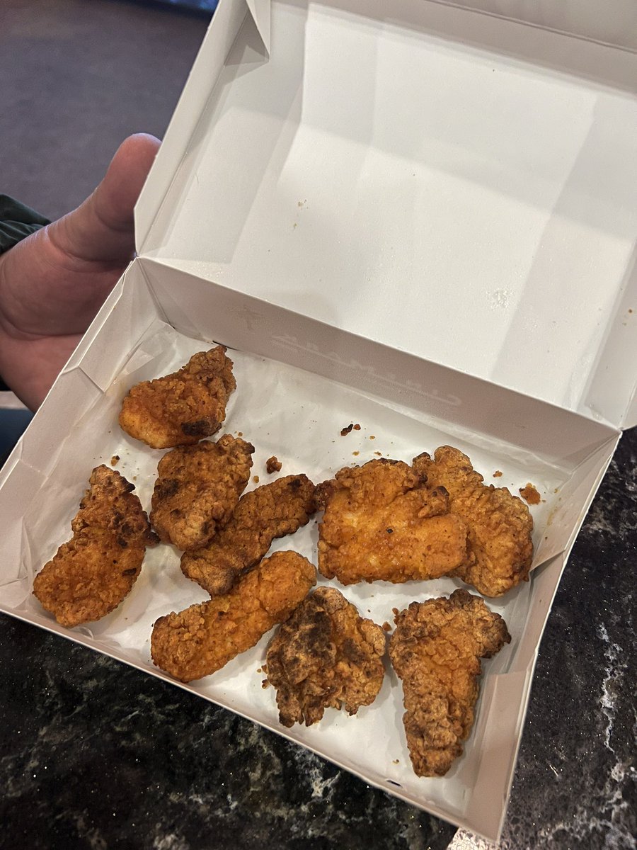 cherimonreal's tweet photo. What is this?! @Cinemark Mt. View. 🥺 https://t.co/IDroxrpUoA
