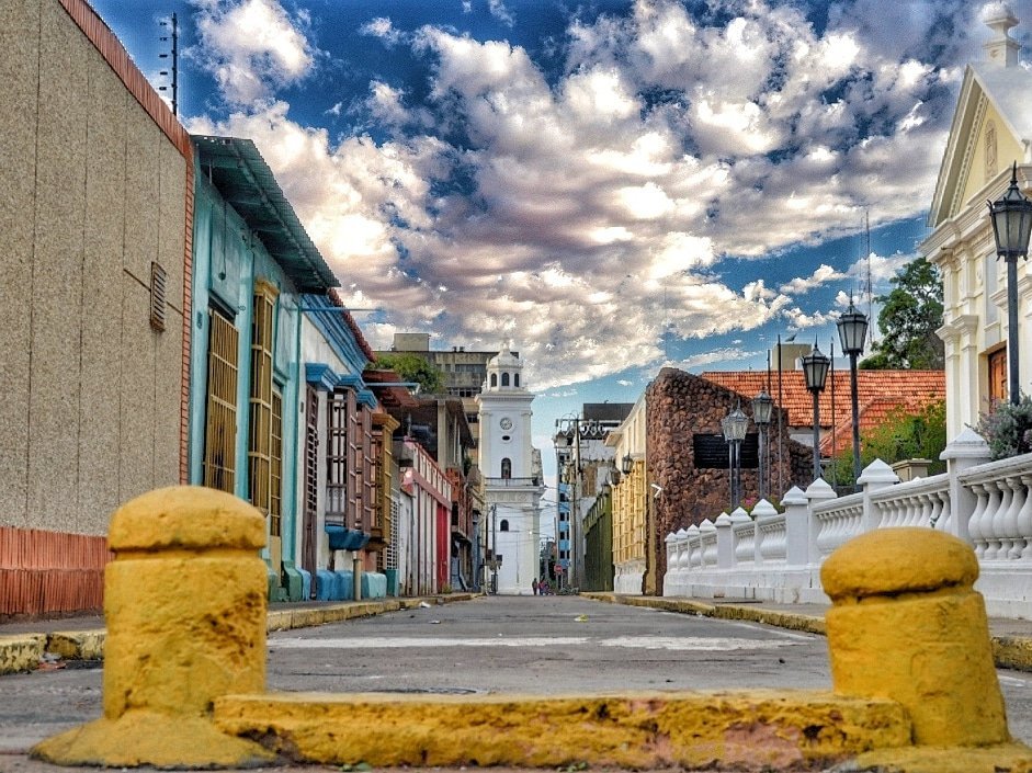 MFotogenica's tweet photo. DIGANME si Maracaibo no es una belleza 😍 Por cierto ¿Quién sabe que calle es? #ViveTuMaracaibo #TurismoConProposito https://t.co/5rNVmkSM4d