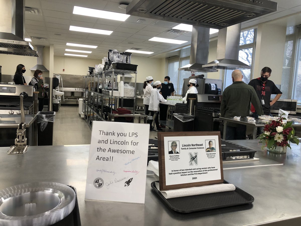 kristinvest4fcs's tweet photo. Last night the @lnehs FCS Department hosted a school and community open house to showcase their recently renovated classrooms. Absolutely amazing! β€οΈπ Thank you Lincoln for investing in our students! #lpscte #FCSDay #FCSsuccess #FCSTN https://t.co/nWa2K6r0J3