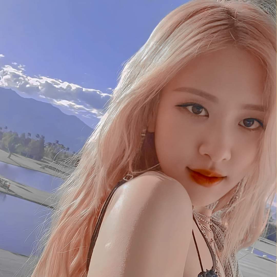 KhaTY_99's tweet photo. I vote #MAMAVOTE #rosé https://t.co/fmY5pYy3te