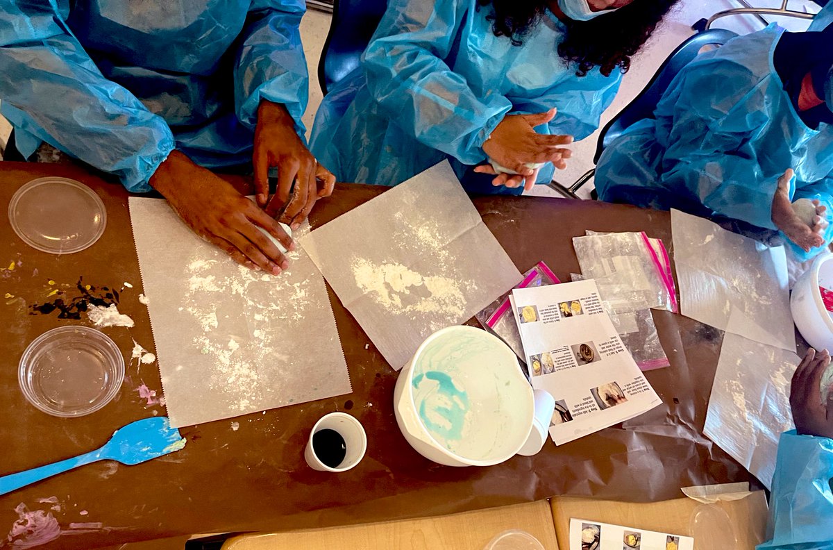 Today in Adolescent Life, students added aromatherapy play dough to their stress management toolkit. #skillsbasedhealth