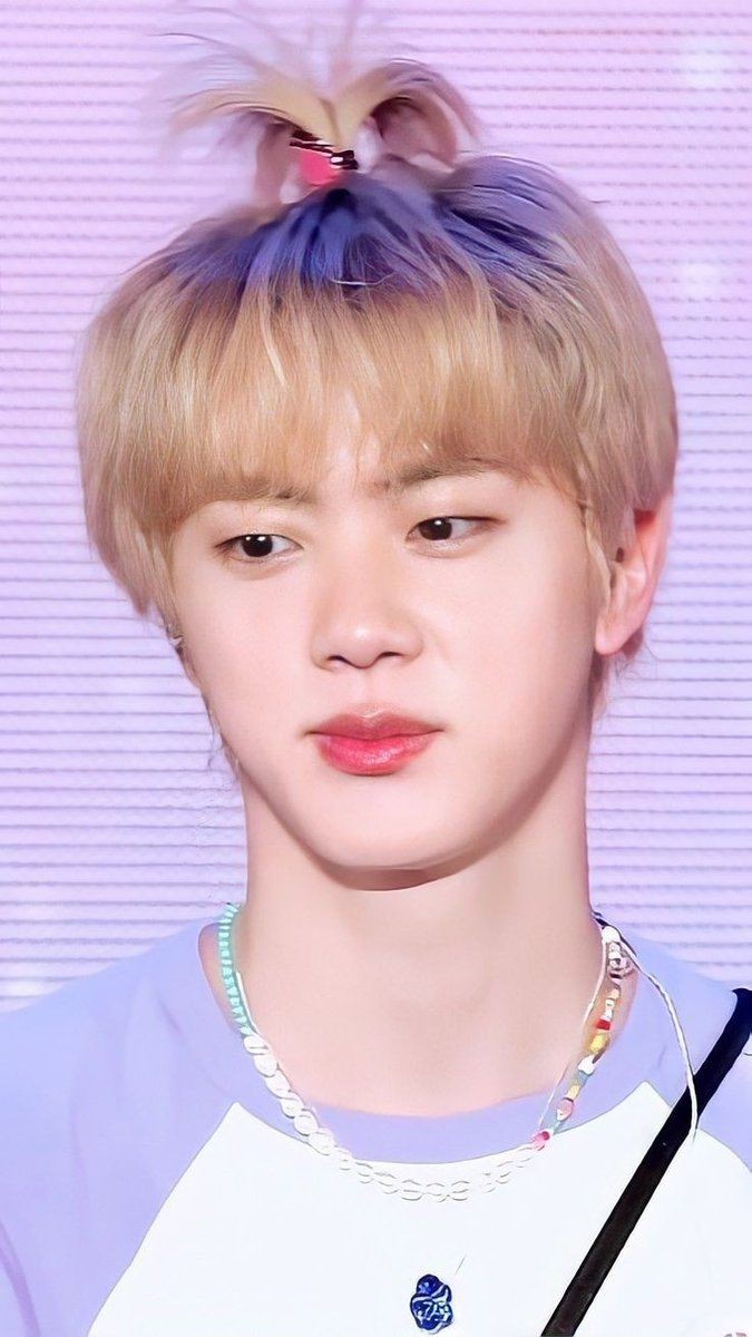 FhaGeminy's tweet photo. Saengil chukka hamnida seokjin oppa🥳🥳🥳
Best wishes for you seojin aaa
 SARANGHAE 💜💜💜
 #SEOKJINDAY 
#SeokjinnieDayIsHere 
#SEOKJINBIRTHDAY https://t.co/aYcKIBF7NI