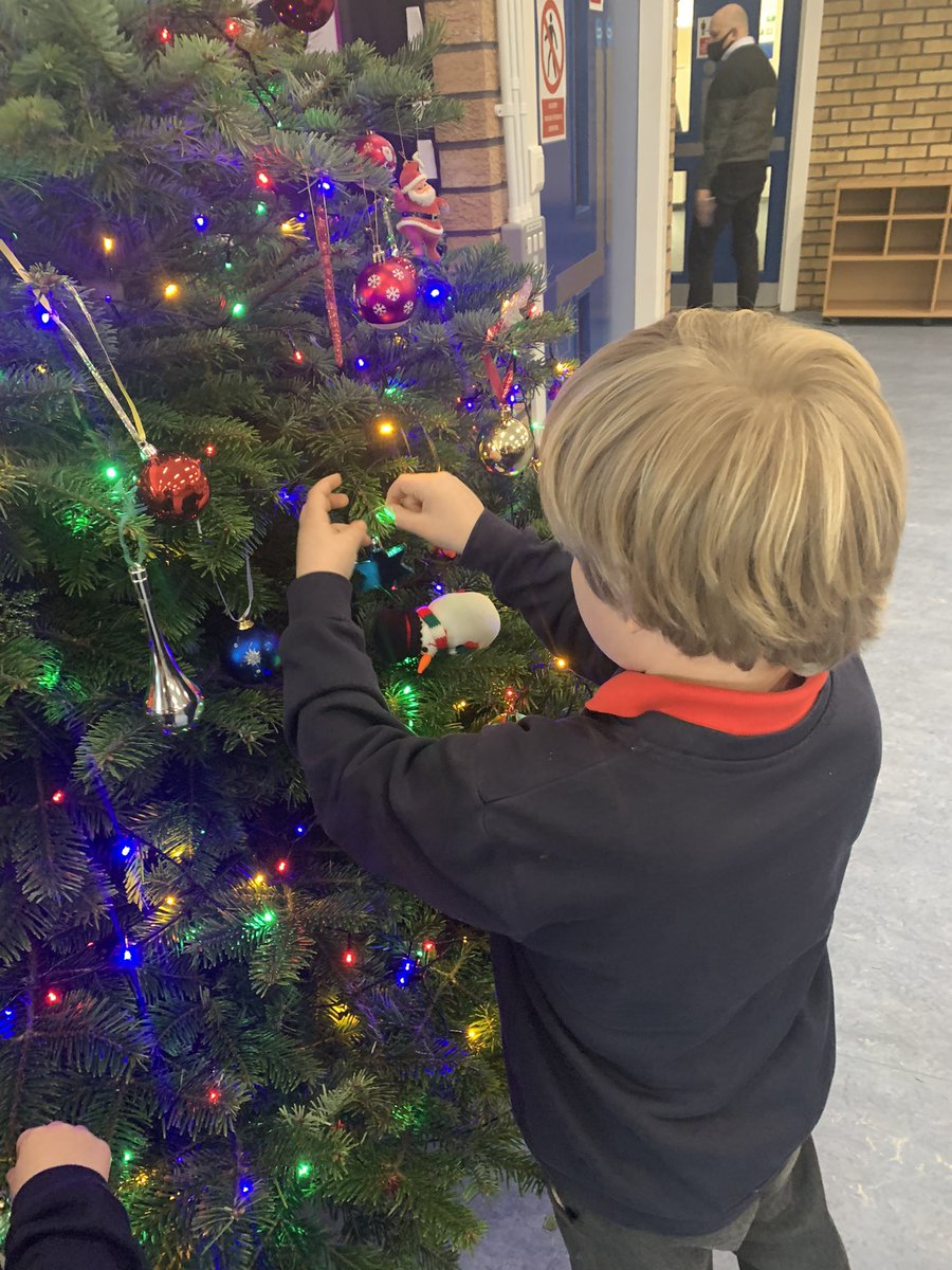 Primary 1 and 2 had the best time decorating our large Christmas tree in the lunch hall 🎄 It was lovely to see all the smiles as they working together. <a href="/MissYoungDPS/">Mrs Dick</a>