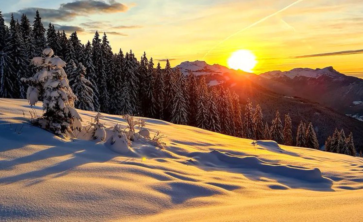 MassifDu's tweet photo. SAINT JEAN DE SIXT / ARAVIS / HAUTE-SAVOIE … #montagne #montagna #montaña #mountains #山 #berg #горы #планини #natur #bjerge #vuoret #βουνά #hegyek #bergen #fjellene #góry #france #Schnee #снег #sun #saintjeandesixt #sunset #sunrise #aravis #hautesavoie74 … 📸 @balto4810 https://t.co/XPJ512eAJ5