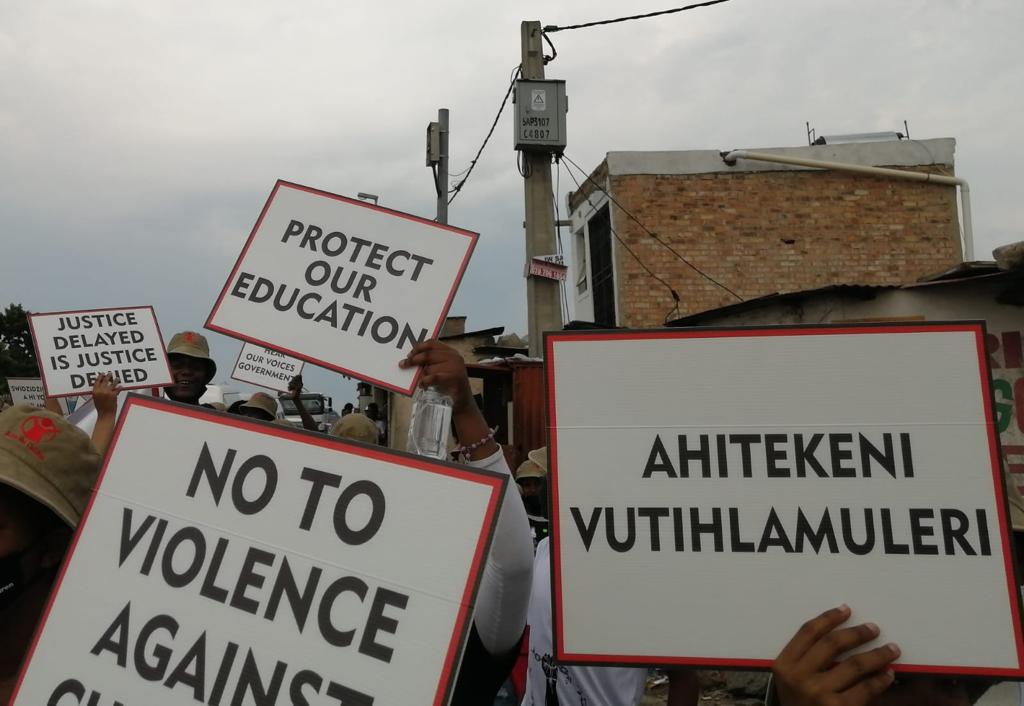 SaveChildrenSA's tweet photo. @SaveChildrenSA joins a child-led march at Alexandra, in commemoration of #16days of activism against violence against women and children. The march will be followed by a dialogue with stakeholders including @SAPoliceService https://t.co/FAu2eAsX5a