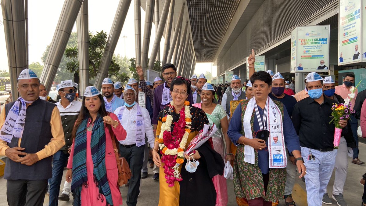 Gopal_Italia's tweet photo. દિલ્લીની સરકારી શિક્ષણ વ્યવસ્થામાં ક્રાંતિકારી બદલાવ લાવવામાં જેમનું પાયાનું યોગદાન છે એવા આમ આદમી પાર્ટીના ધારાસભ્ય શ્ર��� @AtishiAAP જી નું ગાંધી અને સરદારની ભૂમિ પર હાર્દિક સ્વાગત છે.

ગુજરાતમાં શૈક્ષણિક ક્રાંતિ આવે તે માટે આમ આદમી પાર્ટીના લાખો કાર્યકર્તાઓ સંઘર્ષ કરી રહ્યા છે. https://t.co/ARrIBkegOO