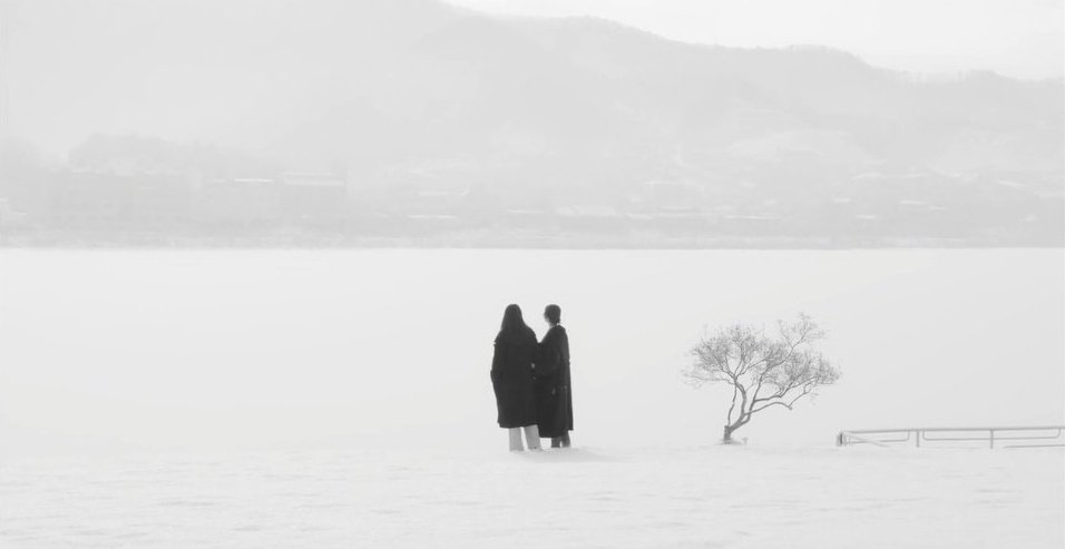 framesbygahee's tweet image. hotel by the river, 2018