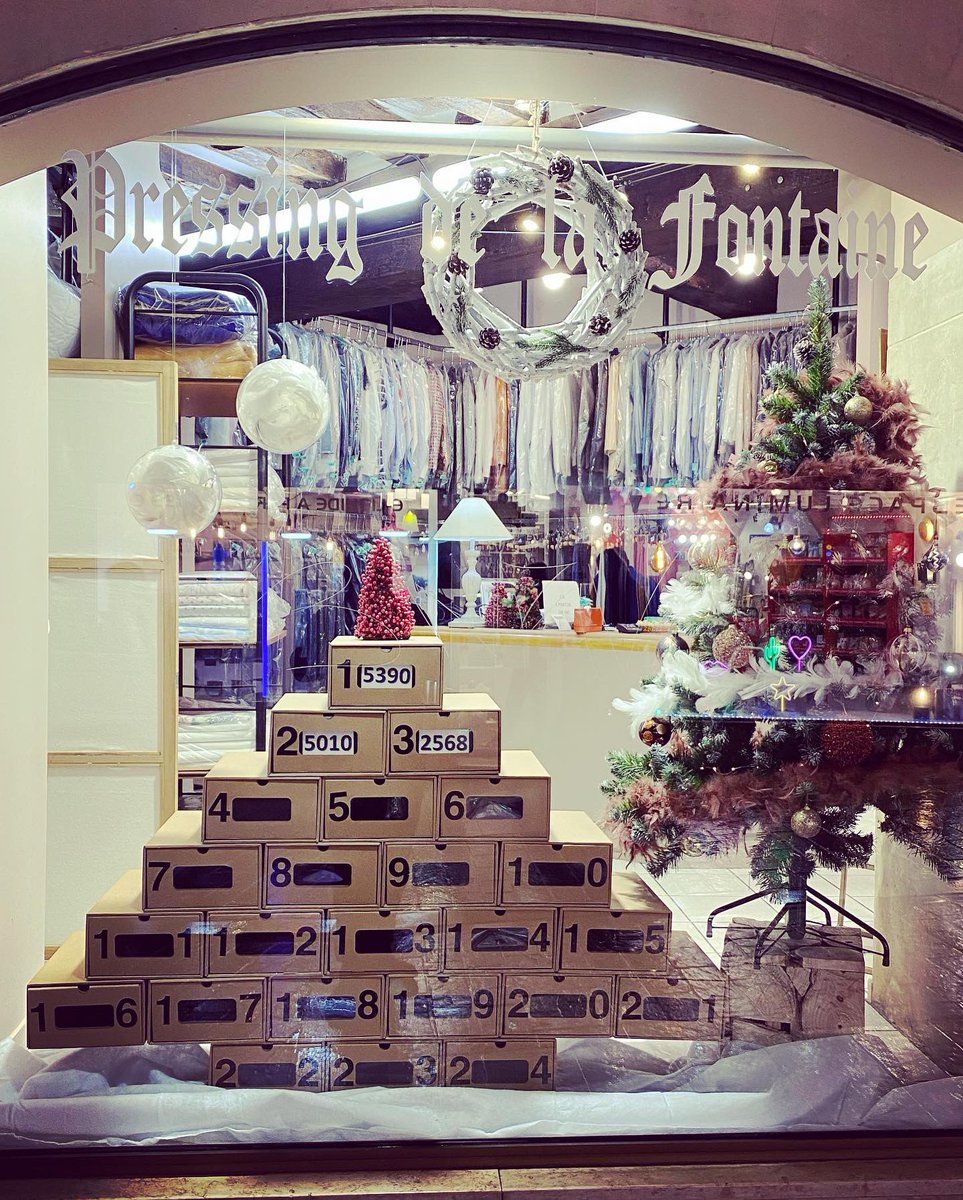 lagnycommerces's tweet photo. Lagny et Lagny Commerces vous propose un Noël féerique avec des sapins, des illuminations, une parade, un marché de Noël, un manège sapin etc… et une brassée de cadeaux à gagner au jeu du Calendrier de l’Avent! 
On ne le dira jamais assez, il fait bon vivre Noël à Lagny ! https://t.co/VWY4XD7dIW