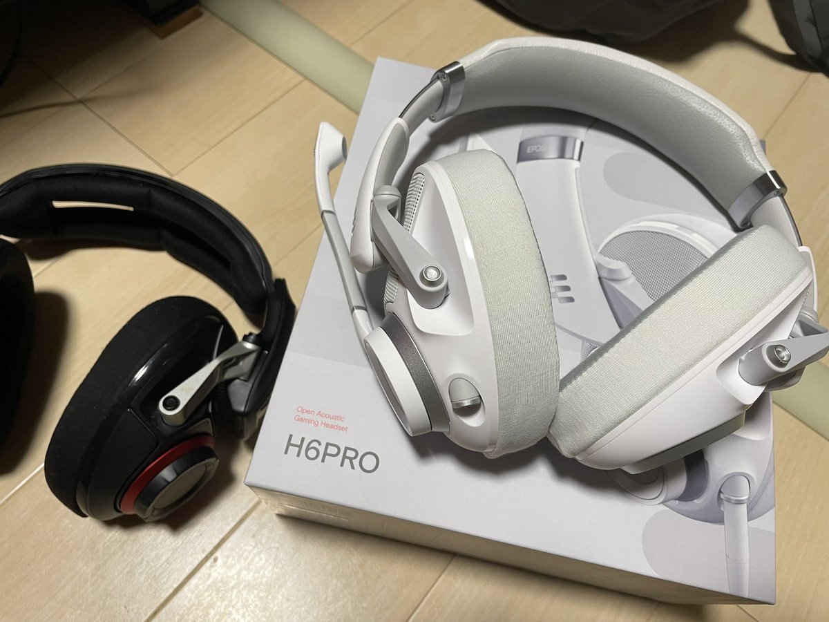 ojunMHWIB's tweet photo. GP600とH6PROの比較
H6PROは軽い!GP600と比べると明らかに違います。肩こり治るかな…
あと、つけた感じは着圧変更出来ないけど強くもなく快適です。BF2042でためしてみますが長時間いけるな!
耳の当たる部分が少し広く感じるので
耳痛くなるのも緩和🤗
#eposH6PRO https://t.co/4Cc6LPfNG4