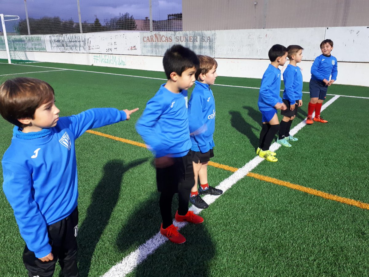 ce_pla's tweet photo. Comença un dissabte ple de futbol ⚽ 💪☀️ https://t.co/Kph9542pc7