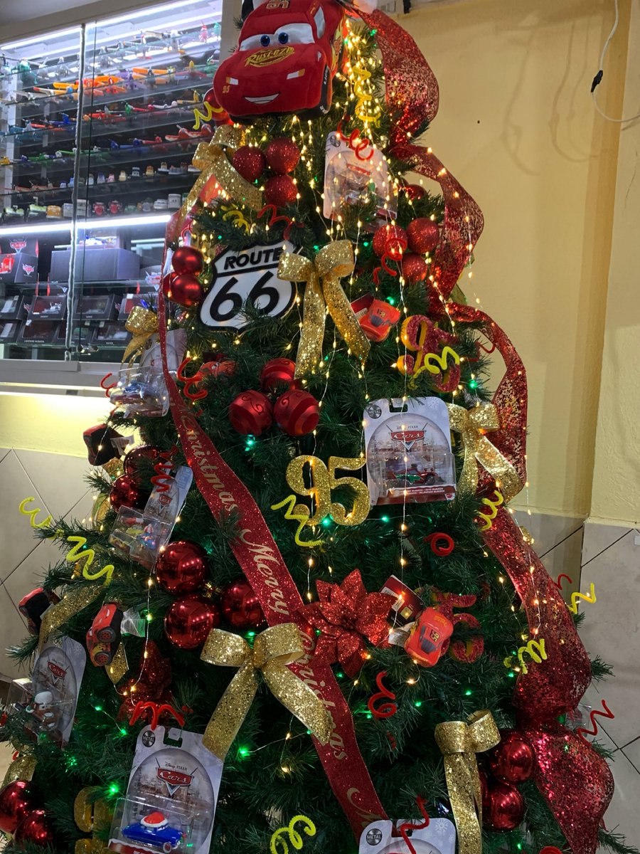 MColeccionistas's tweet photo. NUESTRO ARBOL DE NAVIDAD TEMÁTICO KA- CHOW!! ⚡️⚡️@gwr_es @Milenio @pixarcars @_NinaAndrade @verojaspeado @cesarbono @KUNOBP @Mattel @Foro_TV @Azteca @Azteca @NTelevisa_com @RadioDisneyMX @juegosjuguetesy @RadioDisneyLA @DisneyPixarIT @pixarcars https://t.co/2Xc7ev83qd