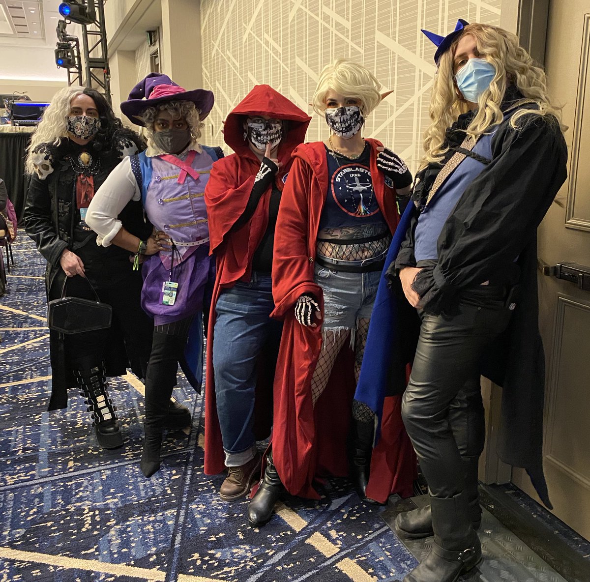 bbettie_cosplay's tweet image. Time for the Live Show!!! 💖

#ECCC2021