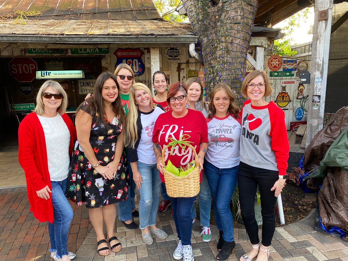 DunnMmjs1's tweet photo. What better way to enjoy Week 11 of 30 Weeks of celebrating #dunnduoyear30 with friends, family, and holiday cheer! #teamresource #holidayseason #Teachers #grandson #gigi #family #grateful #CountdowntoChristmas #mdunn2021 @nmduches @swiggins0415 @CityofDeLand https://t.co/w0qURVjXVZ