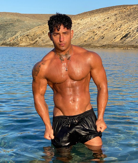 Take me back to Greece baby 💦💦 https://t.co/uacFWZIEPi<a href="/tag/tbt"class="tags"><span>#tbt</span></a><a href="/tag/throwbackthursday"class="tags"><span>#throwbackthursday</span></a><a href="/tag/throwback"class="tags"><span>#throwback</span></a>