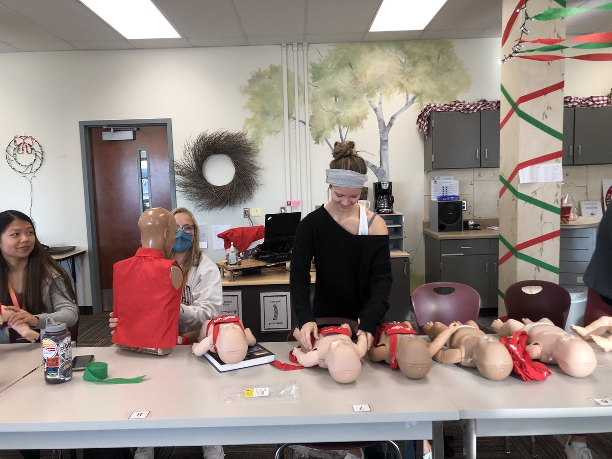 HsaOrhs's tweet photo. Well, today our Clinical Intern added 24 more to the family. #clinicalinterns https://t.co/UARjxn6U7Z