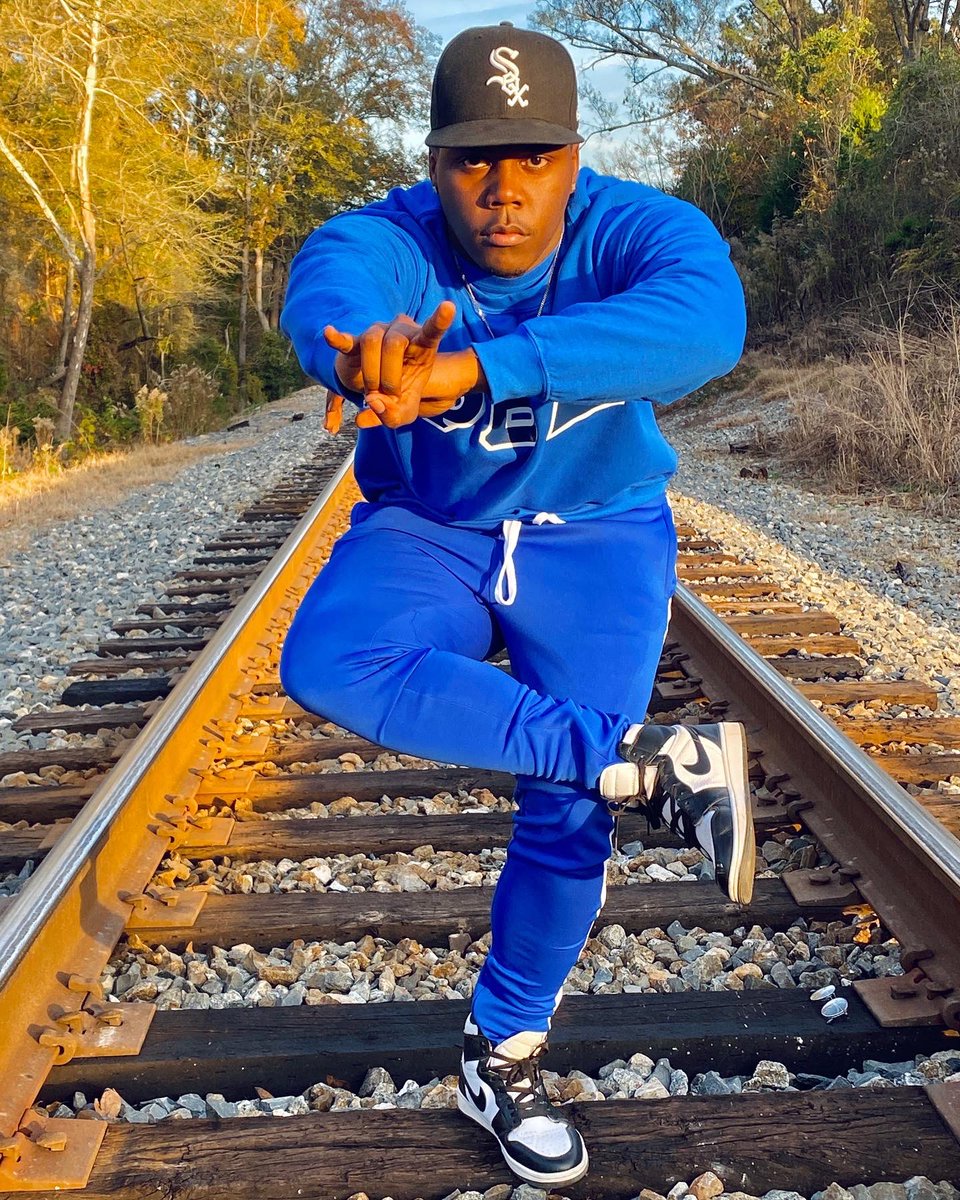 AllenTheCEO's tweet photo. I was told to set the pace, so let’s see who can keep up. Blu Phi Till I Die 🌙🤘🏿

Fall 21
“Fronta1 Assault” 
Ace ☝🏿

#ΦΒΣ #GOMAB https://t.co/Jm33TPoyb0
