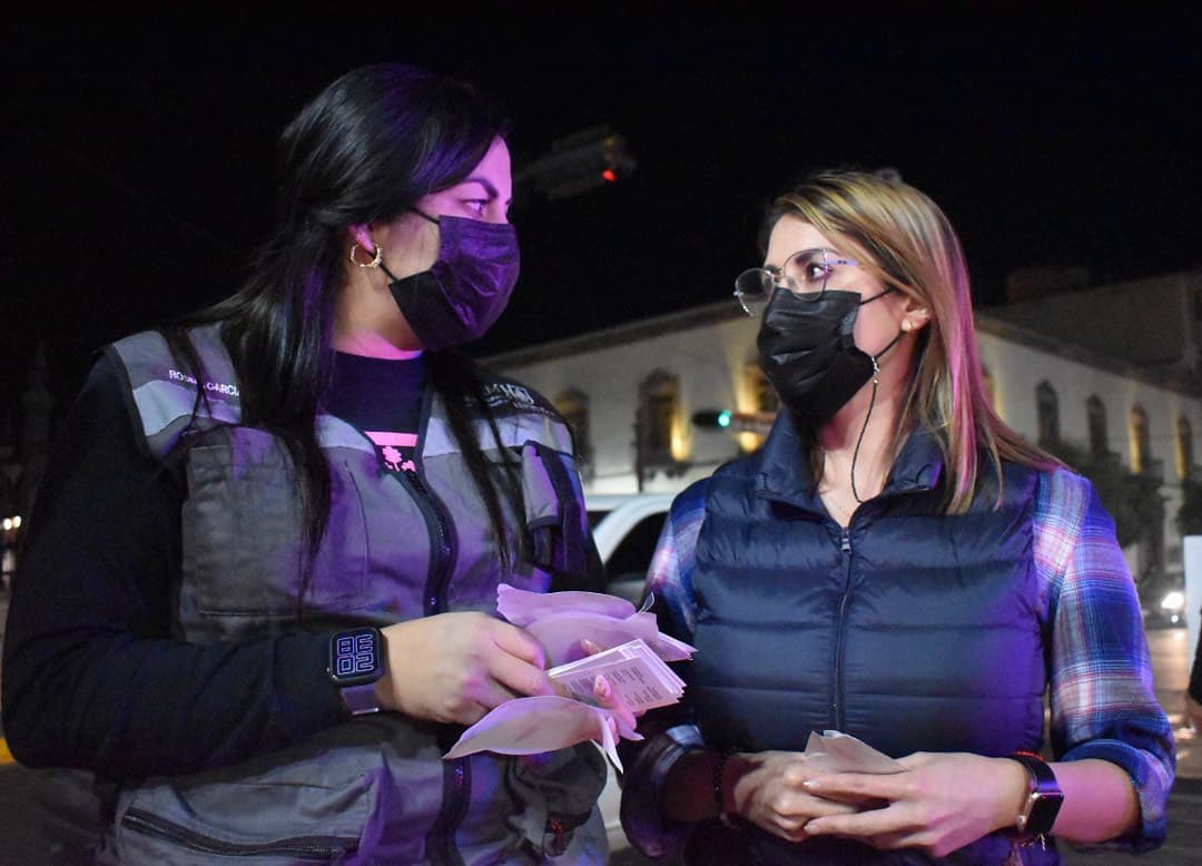 LaloSerranoZ's tweet photo. #Importante
La juventud en #Durango, muestra responsabilidad frente al incremento de accidentes vehiculares. @Gabyvazquezch coordinadora de @RegidoresPANDgo y @RosinaGarca2 titular de @IMJ_DGO, dan pasos firmes y #TomanElControl en una importante campaña que echan a andar hoy. https://t.co/it3mwGy43m