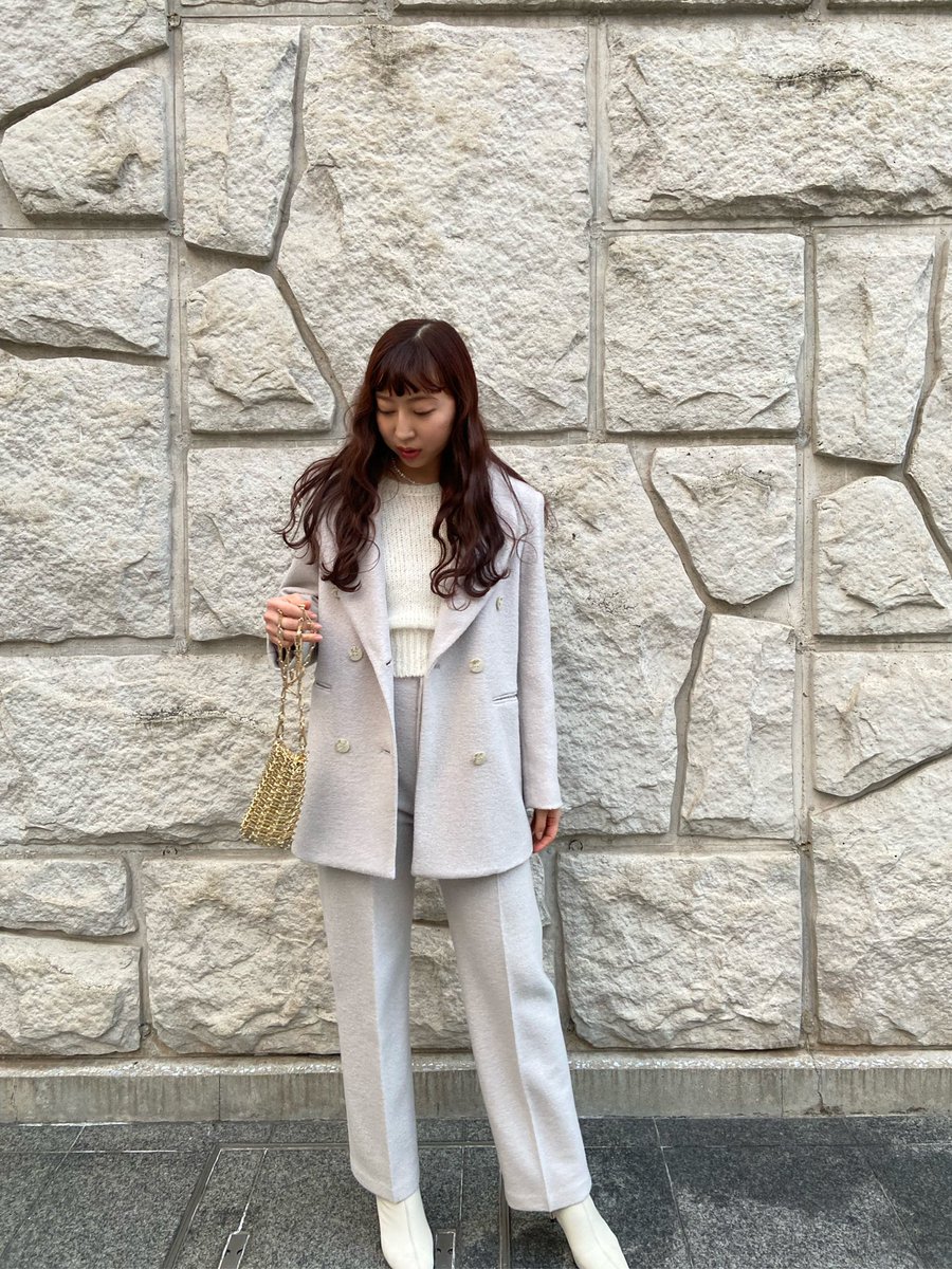 Verybrain's tweet photo. Wool jacket &amp;pants
大きめのアームホールで厚手のニットを合わせても綺麗なシルエットでご着用いただけます。
ホリデーシーズンのお出かけにおススメです🌹❣️

#verybrain #fifichachnil #boutiqueheavenly https://t.co/TP0mYnQbYG