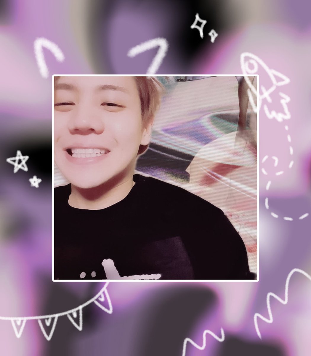 bring back the abandoned #LightSelcaDay ( ꈍᴗꈍ)

may your day be filled with love and happiness 🤍