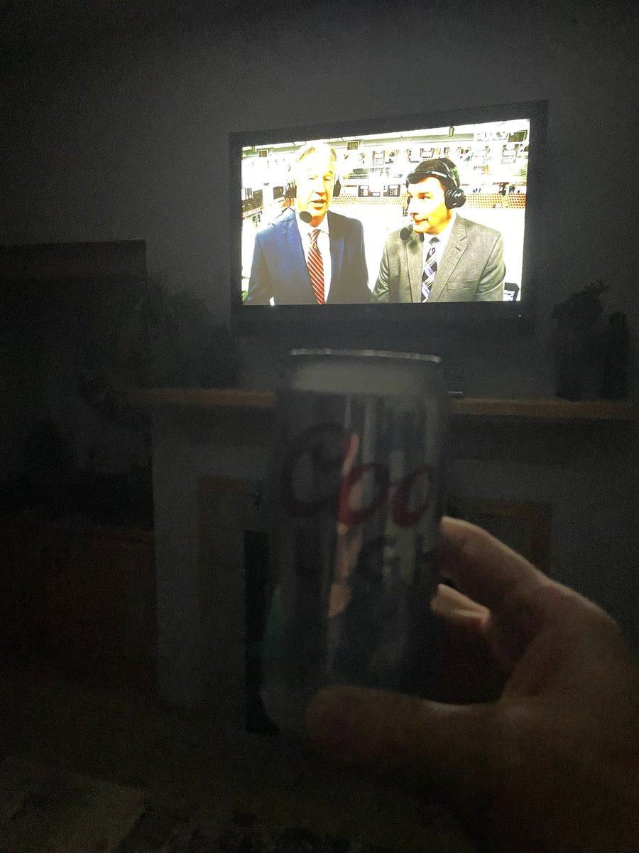 gdhaakonson's tweet photo. @GOHUSKIESWOOOOO #victorydrinks #engage #GOHUSKIESWOOOOO https://t.co/7aqXWVmNf6